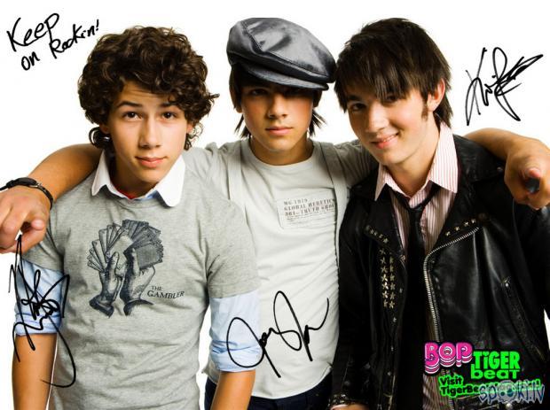  Autors: HARIBO GIRL THE Jonas Brothers.*